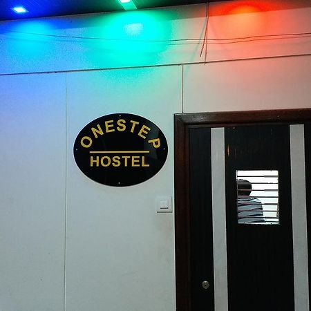 One Step Hostel Mumbai Exterior foto