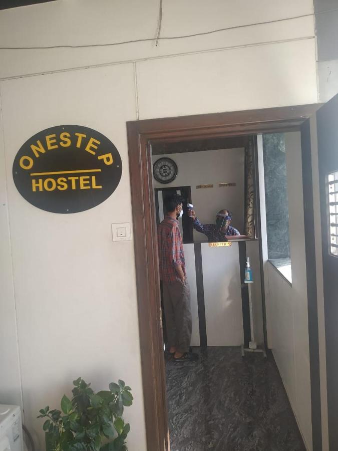 One Step Hostel Mumbai Exterior foto
