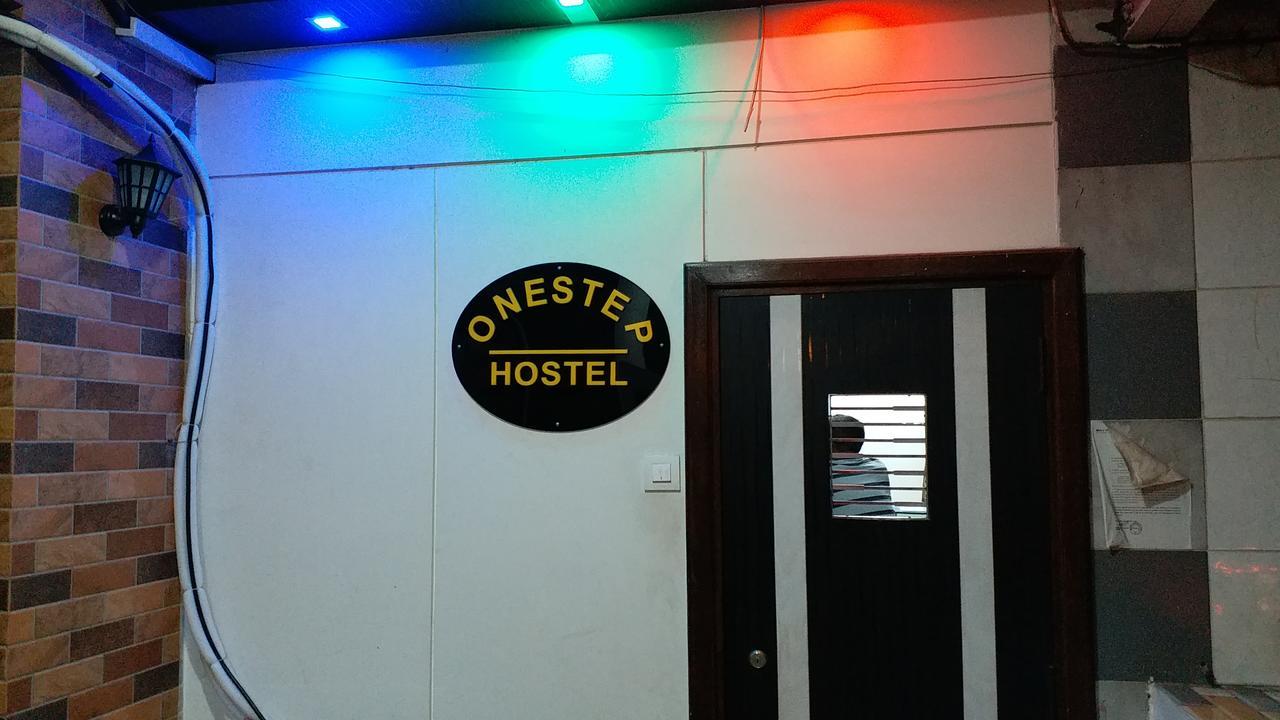 One Step Hostel Mumbai Exterior foto